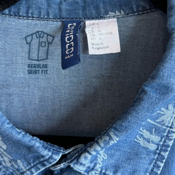 H&M Blue Short Sleeve Hawaiian Print Button Down Shirt Large - Picture 3 of 5